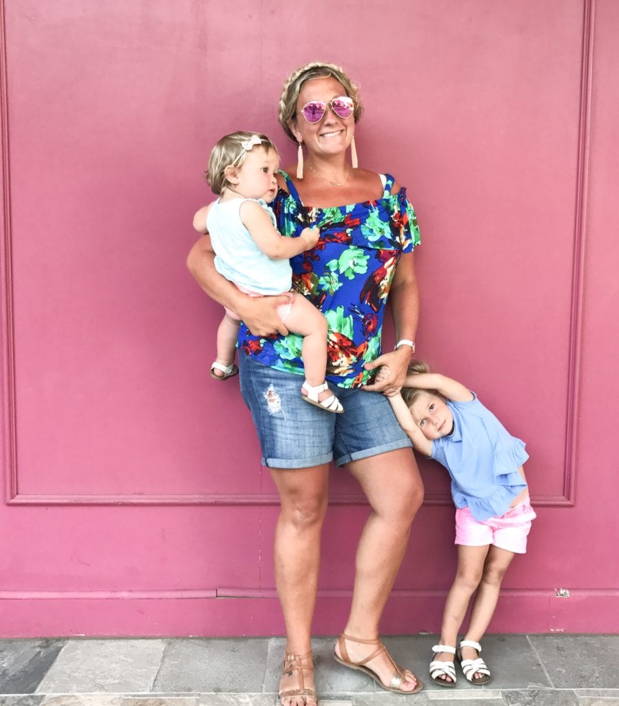 Traveling to Maui with Kids, traveling with children, Hawaii Guide, Kaanapali Beach, pink wall 