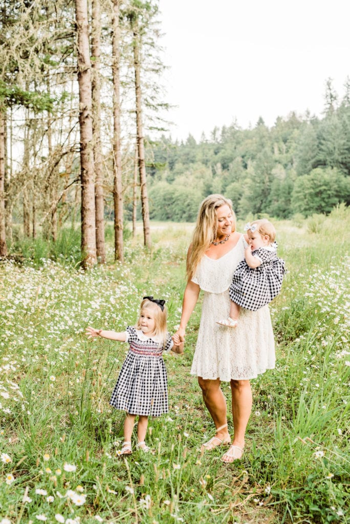 life updates-golden hour photos-siblings-sisters-outdoor photography-dresses-mother daughter-family photos 