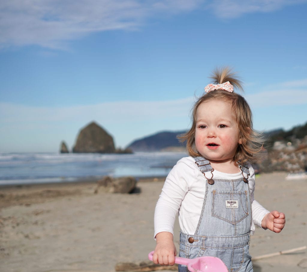 life updates-golden hour photos-siblings-sisters-outdoor photography-dresses-mother daughter-family photos-cannon beach-oregon