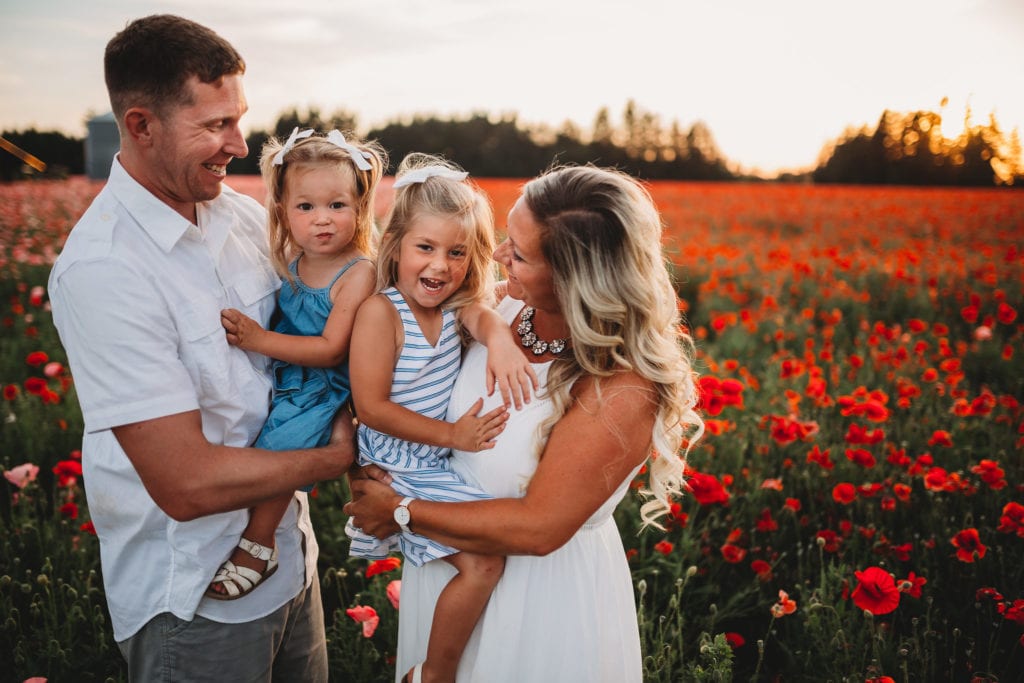 We recently stumbled upon breathtaking poppy fields less than an hour south of Portland Oregon. Check out our sunset photos in the Oregon poppy fields!
