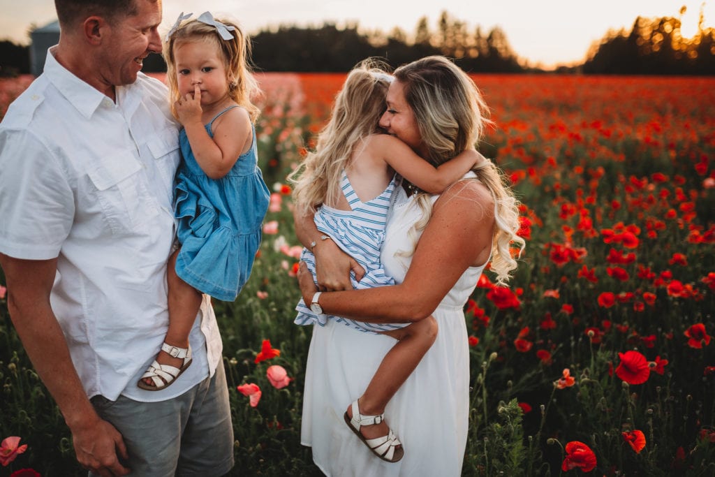 We recently stumbled upon breathtaking poppy fields less than an hour south of Portland Oregon. Check out our sunset photos in the Oregon poppy fields!