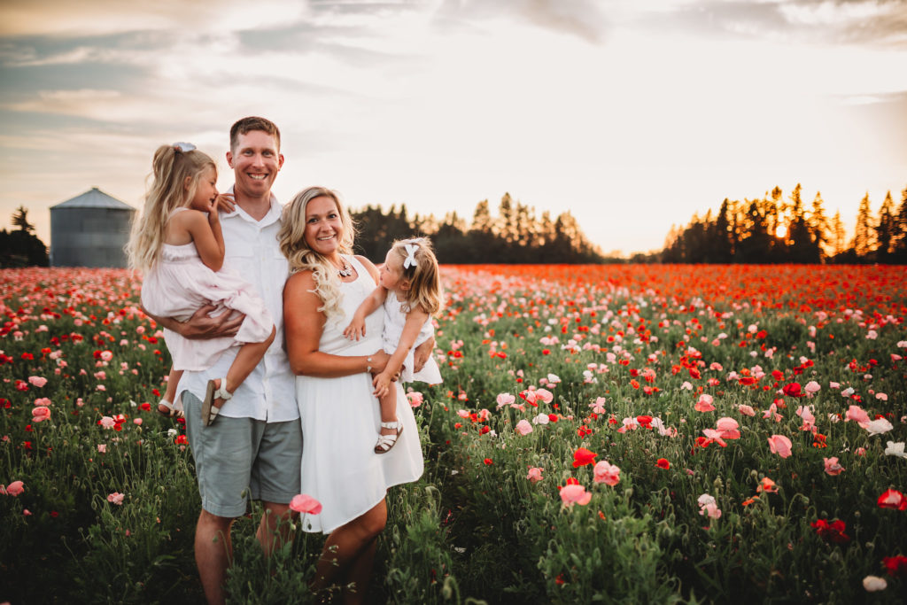 We recently stumbled upon breathtaking poppy fields less than an hour south of Portland Oregon. Check out our sunset photos in the Oregon poppy fields!