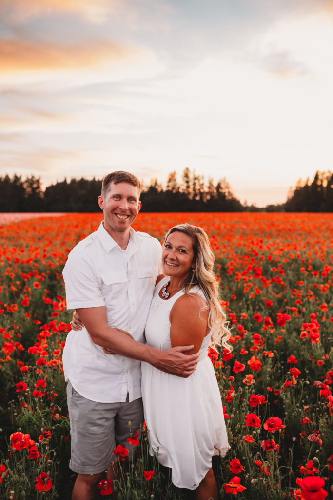 We recently stumbled upon breathtaking poppy fields less than an hour south of Portland Oregon. Check out our sunset photos in the Oregon poppy fields!