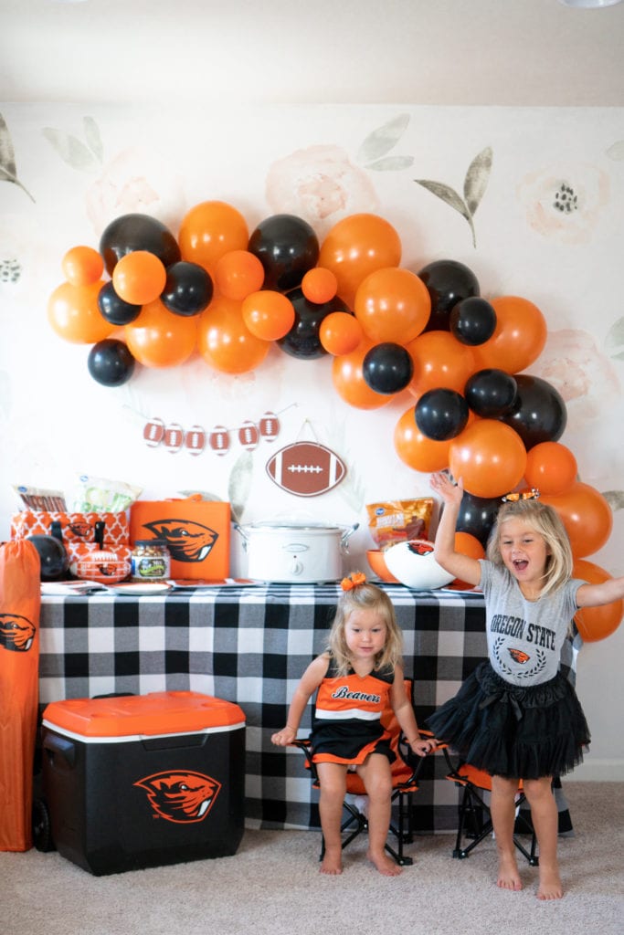 easy football game day party decor, college football