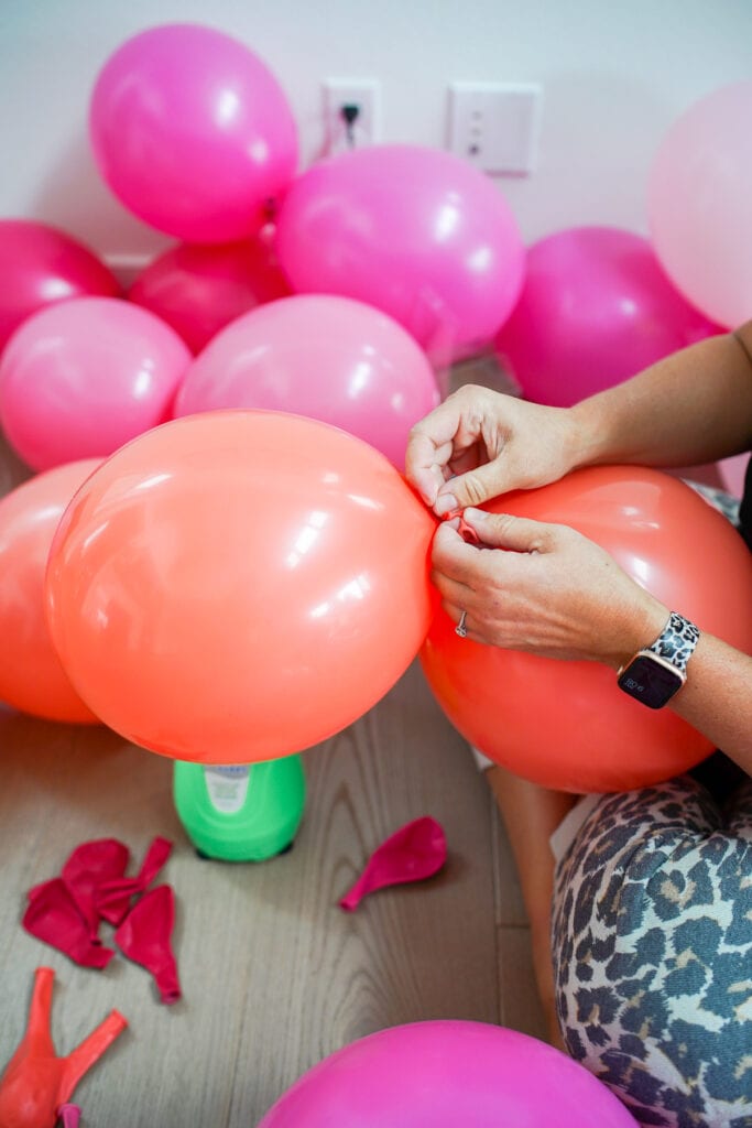 Easy Balloon Garland DIY Tutorial for your upcoming birthday parties, parties, or baby showers 