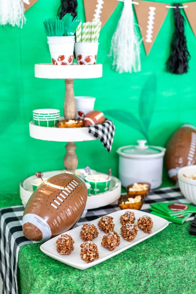 Easy football party decor and recipe ideas for the big game