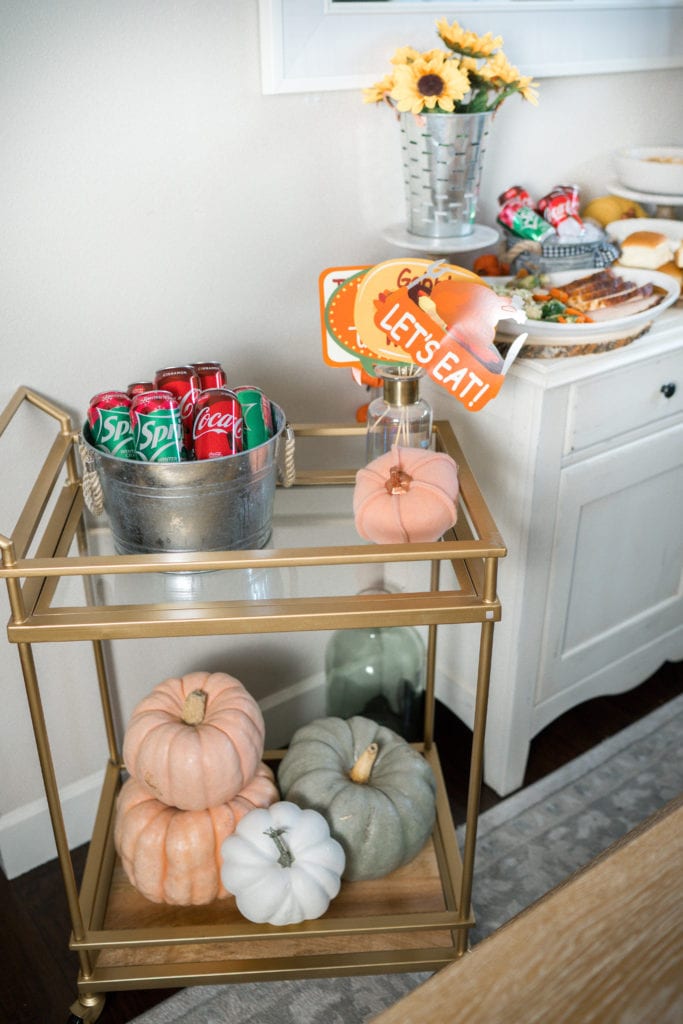 Friendsgiving Party Ideas - Decor and DIY's