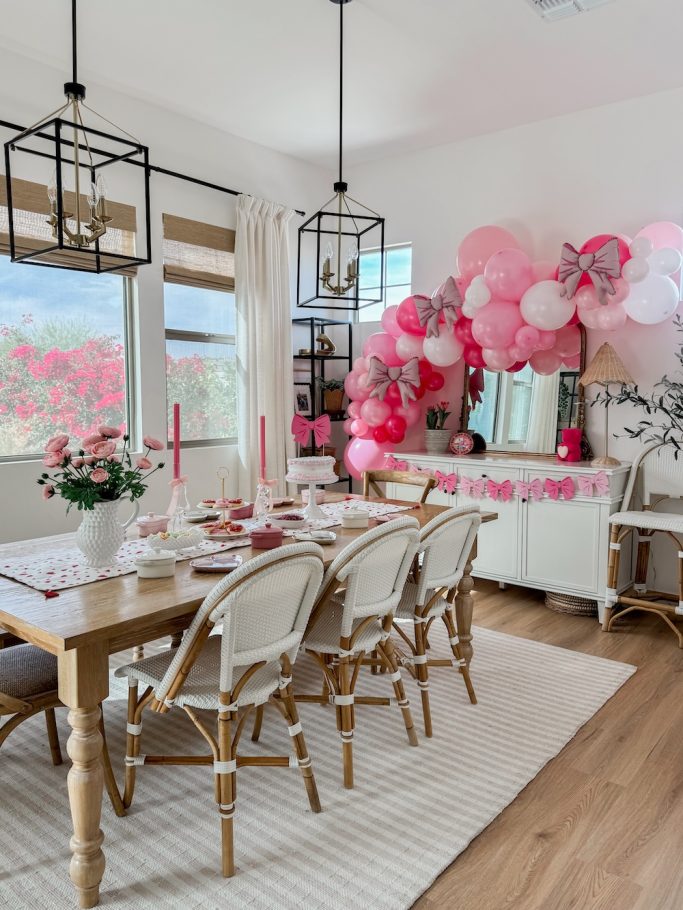 How to Make the Easiest Balloon Garland Ever! - Easy Balloon Garland DIY Tutorial