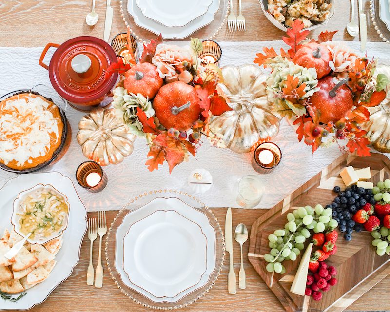 Colorful and Bright Thanksgiving Tablescape Ideas