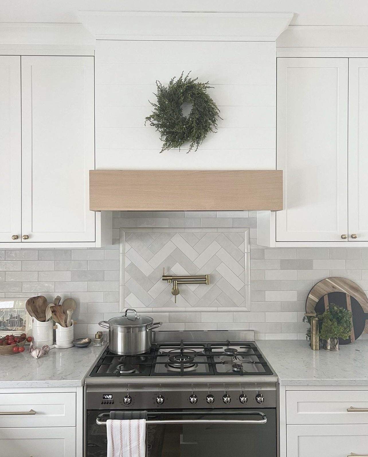 Kitchen Hood Vent with Wood Trim - Over 20 Ideas You Will Love!