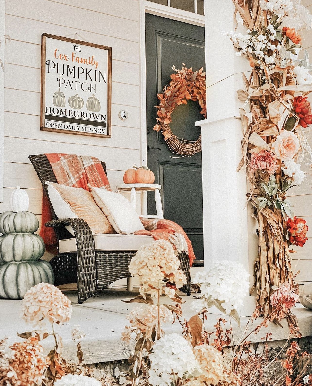 Best Fall Porch Decor Ideas to Impress - The House of Hood Blog Best Fall Porch Decor Ideas to Impress - The House of Hood Blog