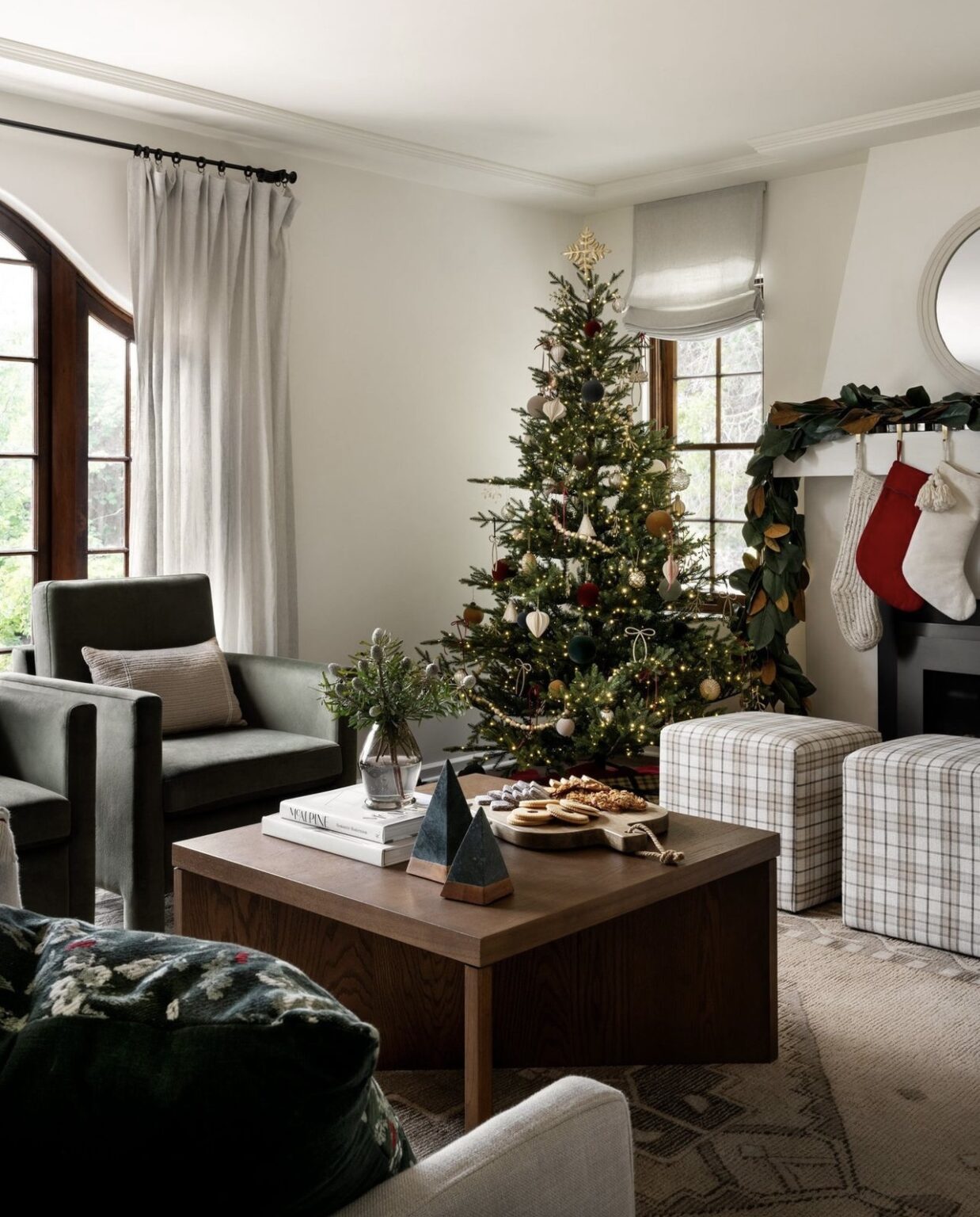Neutral Christmas Home Decor Ideas for 2025