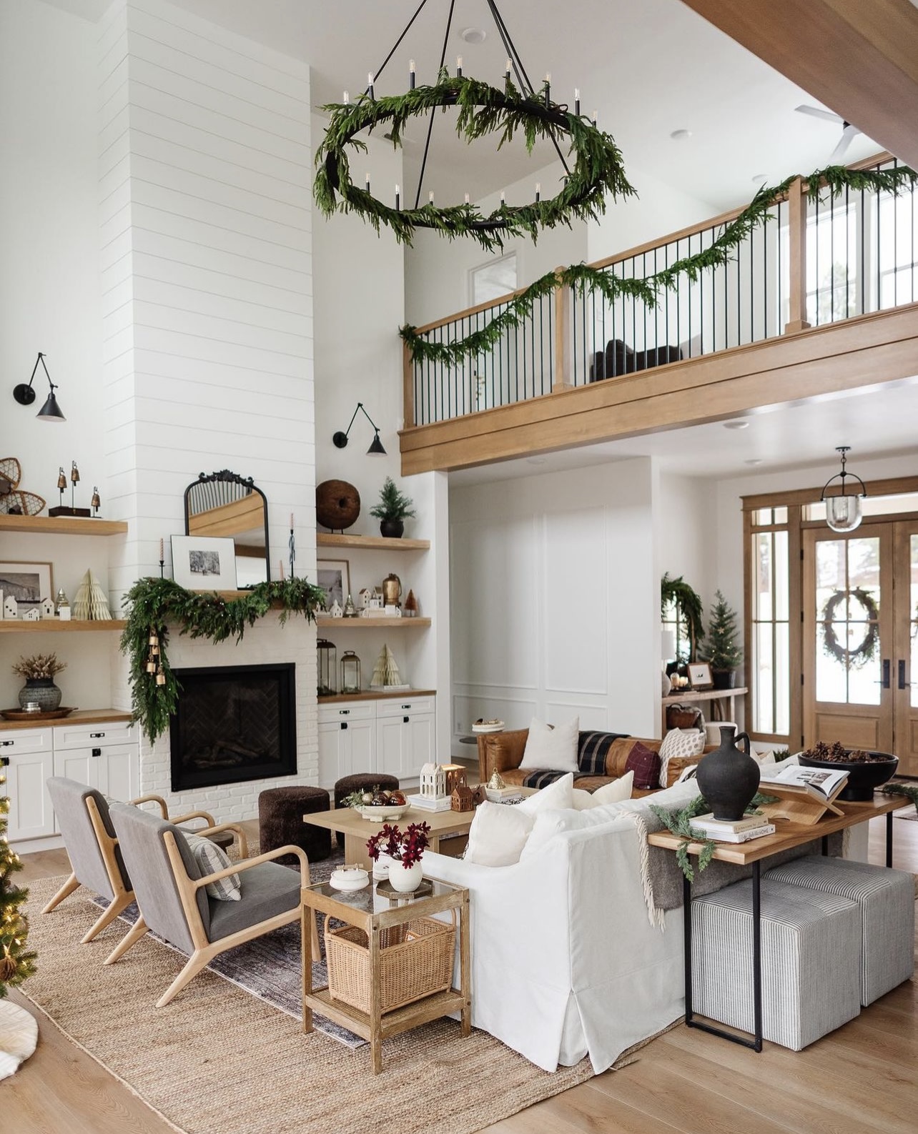 Neutral Christmas Home Decor Ideas for 2025