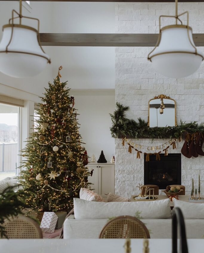 2025 Christmas Mantel Decor Ideas You Will Love! 