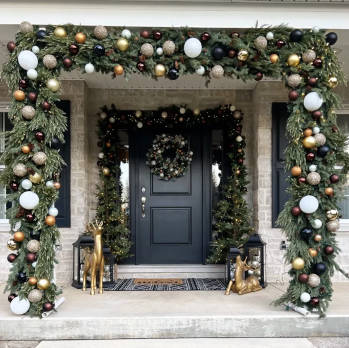 Over 25 Front Porch Christmas Decor Ideas You Will Love!