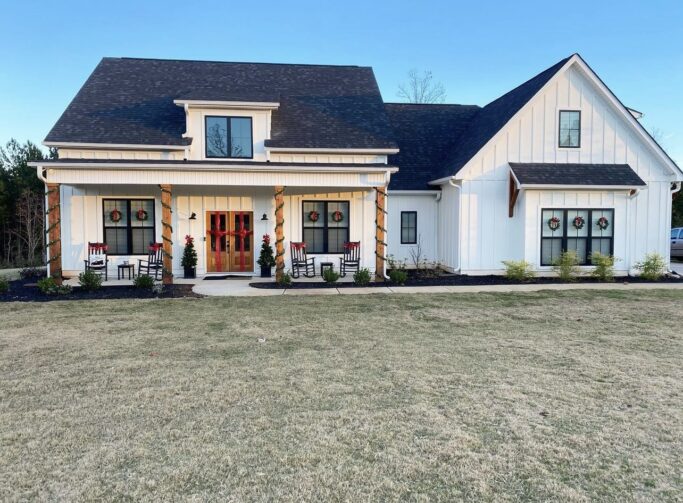 Over 25 Front Porch Christmas Decor Ideas You Will Love!