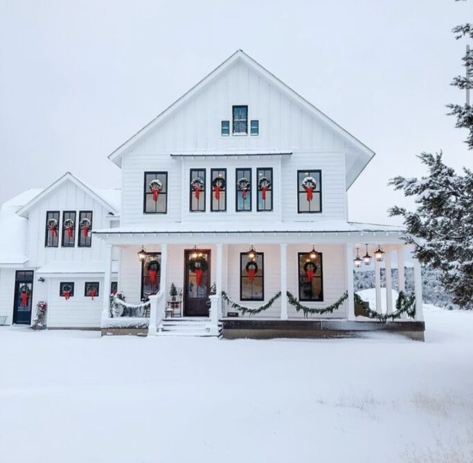Over 25 Front Porch Christmas Decor Ideas You Will Love!