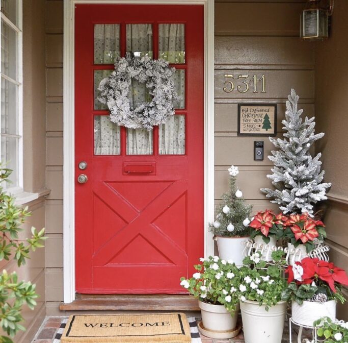 Over 25 Front Porch Christmas Decor Ideas You Will Love!