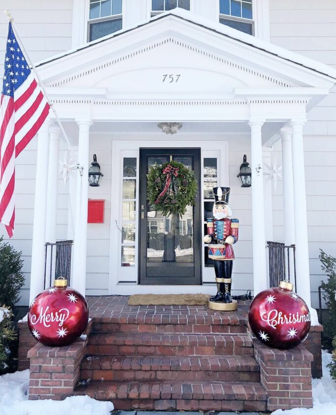 Over 25 Front Porch Christmas Decor Ideas You Will Love!