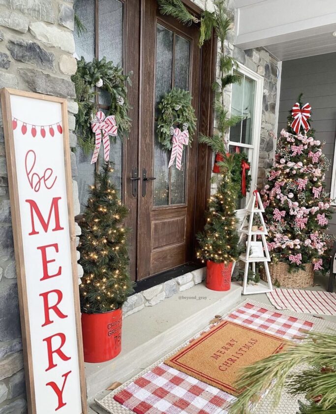 Over 25 Front Porch Christmas Decor Ideas You Will Love!