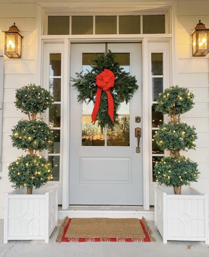 Over 25 Front Porch Christmas Decor Ideas You Will Love!
