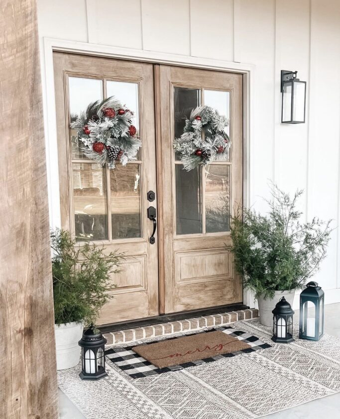 Over 25 Front Porch Christmas Decor Ideas You Will Love!