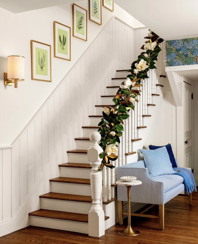 How to Decorate Your Staircase for Christmas