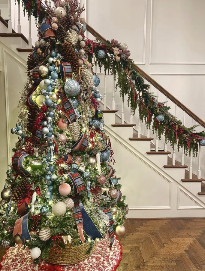 Christmas Staircase Decor