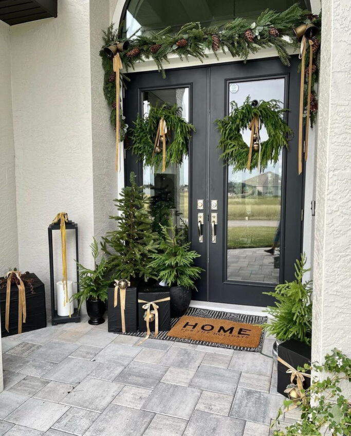 Over 25 Front Porch Christmas Decor Ideas You Will Love!