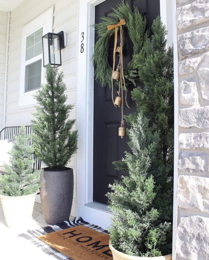 Over 25 Front Porch Christmas Decor Ideas You Will Love!