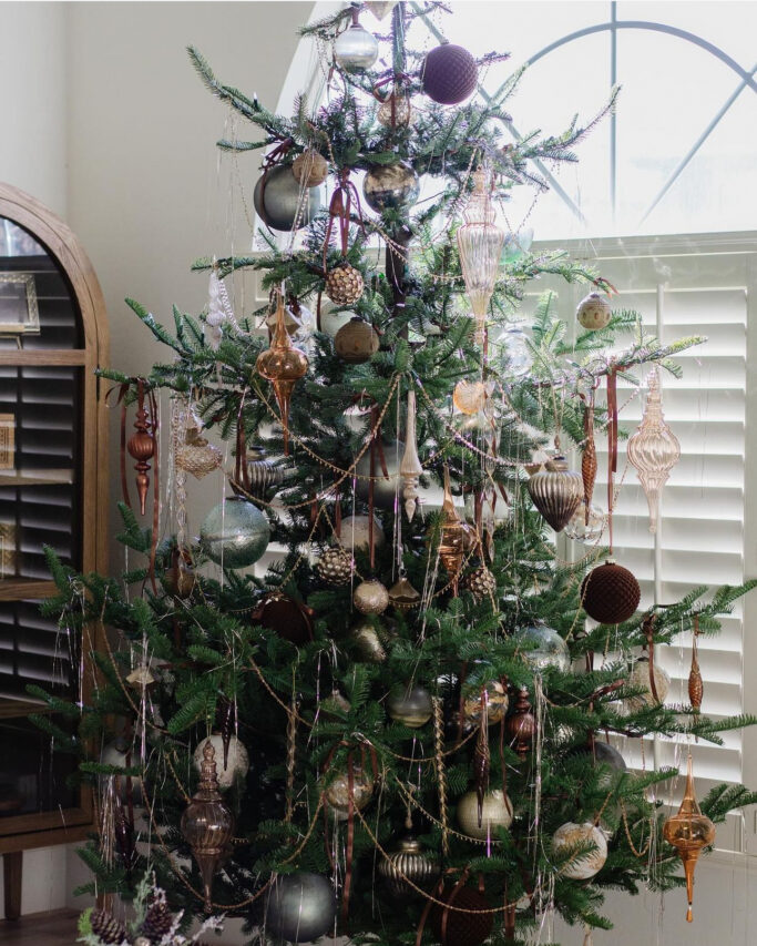 Neutral Christmas Decor Ideas for 2025 — Cozy, Modern, and Effortlessly Elegant