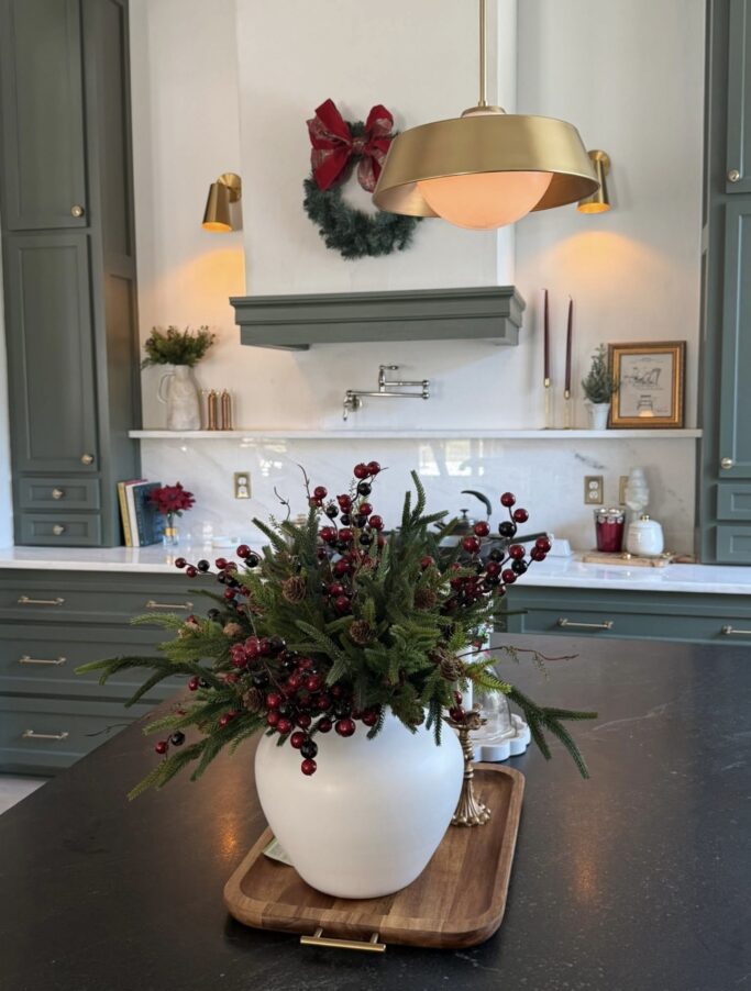 Christmas Kitchen Island Centerpiece Decor Ideas for 2025