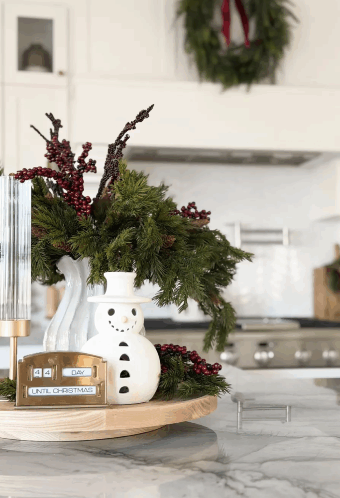 Christmas Kitchen Island Centerpiece Decor Ideas for 2025