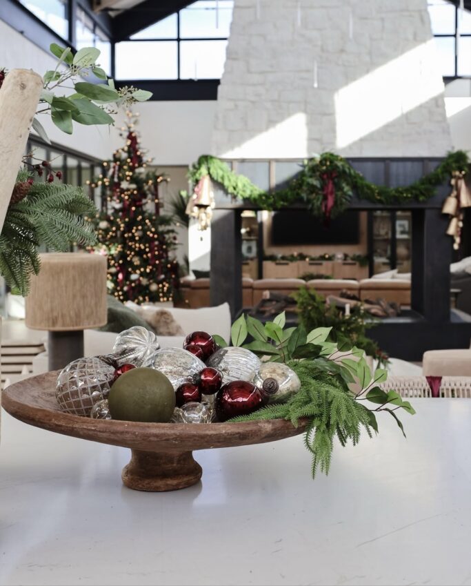 Christmas Kitchen Island Centerpiece Decor Ideas for 2025