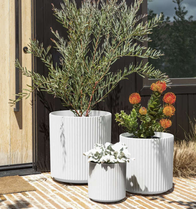 Backyard Shade Ideas for Hot Climates- Veradek Umbrella Table Review