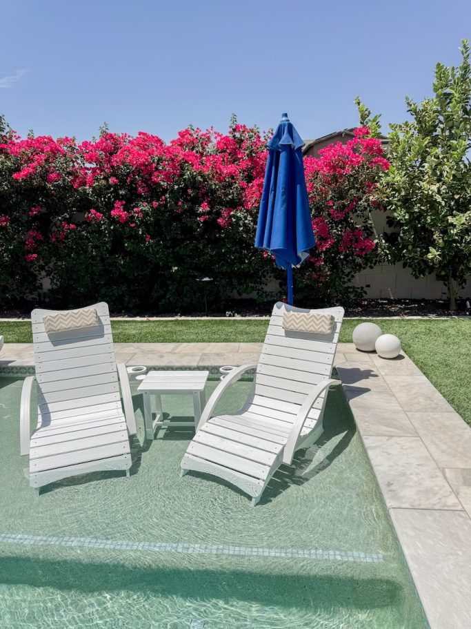 Read my honest AquaCurve review, including the Michelle pool loungers, pricing, comfort, and my exclusive 10% off discount code CHE10!
