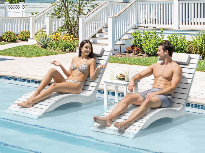 Read my honest AquaCurve review, including the Michelle pool loungers, pricing, comfort, and my exclusive 10% off discount code CHE10!