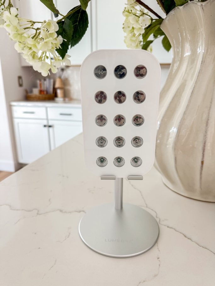 Read my honest LUMEBOX review and learn how I use red light therapy. Plus, use LUMEBOX discount code CHELSEEHOOD to save $260!